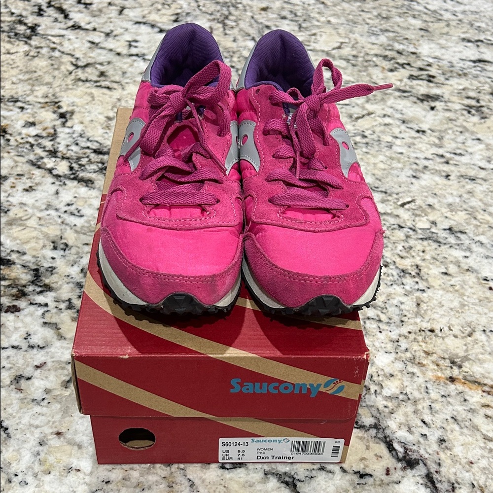 Sz 9.5 Saucony Fuchsia and Purple Running Shoes